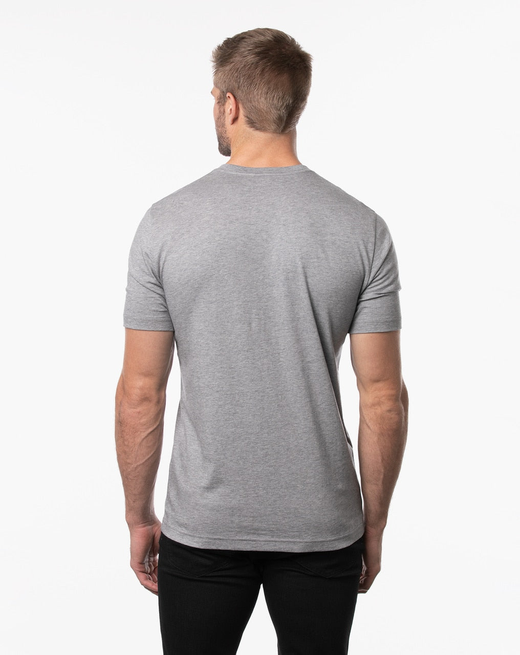 Playera Travis Mathew Thirteen Below